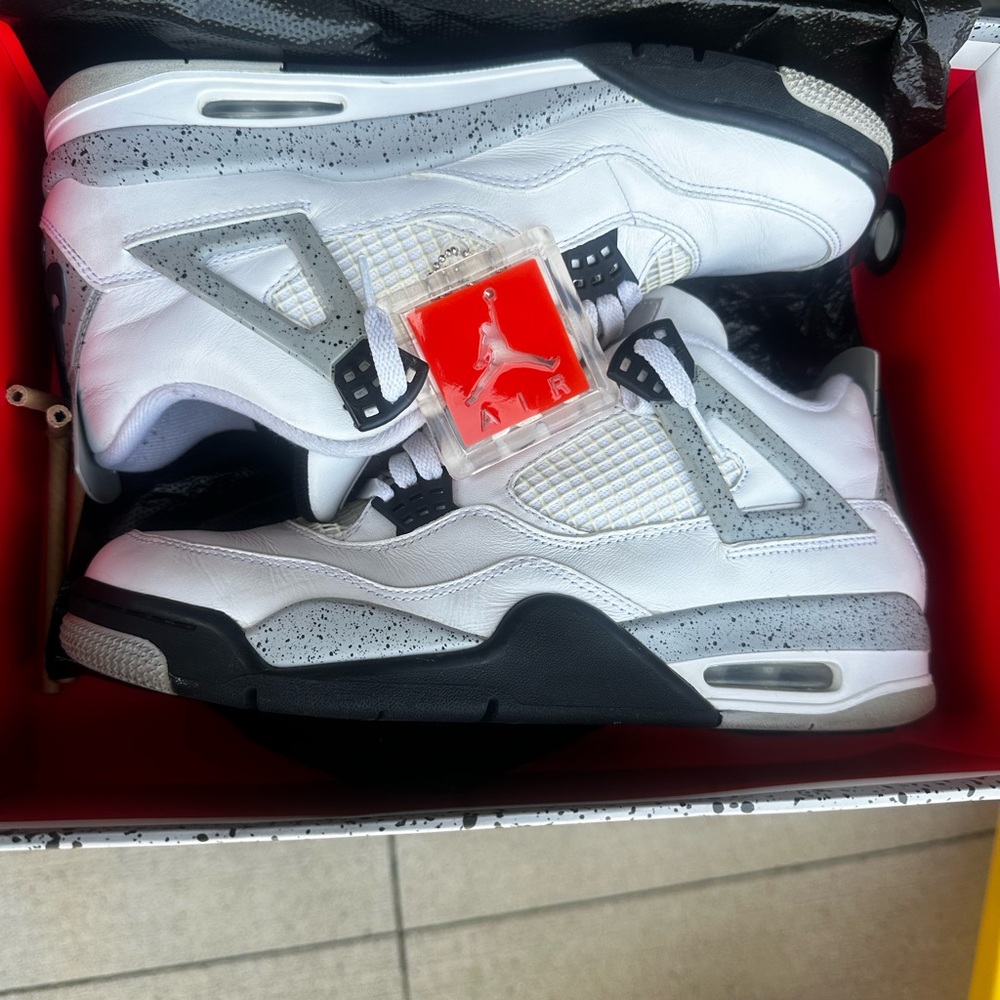 AJ4 White Cement Sz 11
